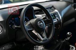 نیسان نەڤارا